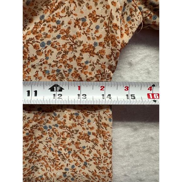 Lulu's Floral Blouse in Orange and White - Picture 8 of 9